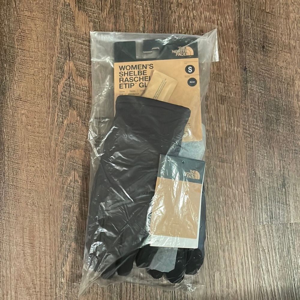 SOLD Womens Northface gloves